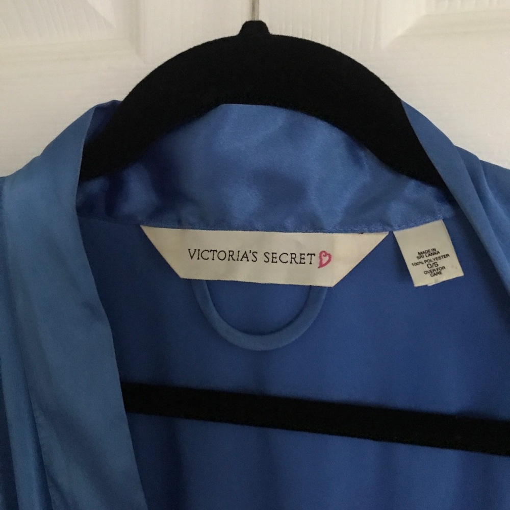 💝 Victoria Secret Blue Satin Robe - Picture 3 of 5